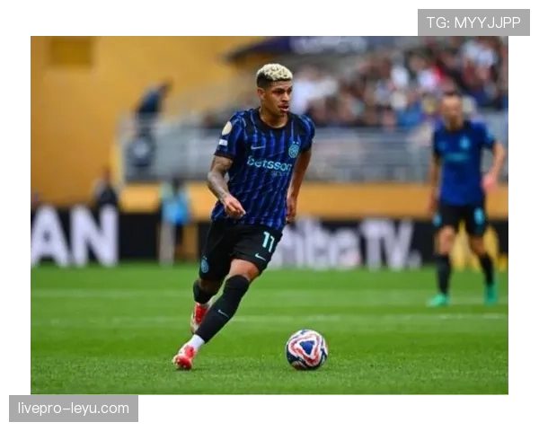 恩里克与球员关系紧密,球队凝聚力显著提升引关注 恩里克与球员关系紧密,球队凝聚力显著提升引关注