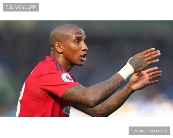 阿什利·扬战术适配性获赞，助力球队凝聚力提升，新赛季表现备受期待