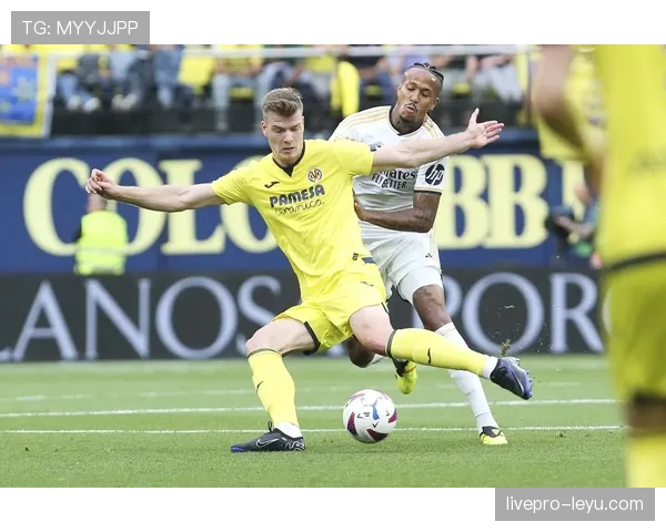 西甲新势力崛起:黄潜强势突围,历史性飞跃彰显竞争力 西甲新势力崛起:黄潜强势突围,历史性飞跃彰显竞争力