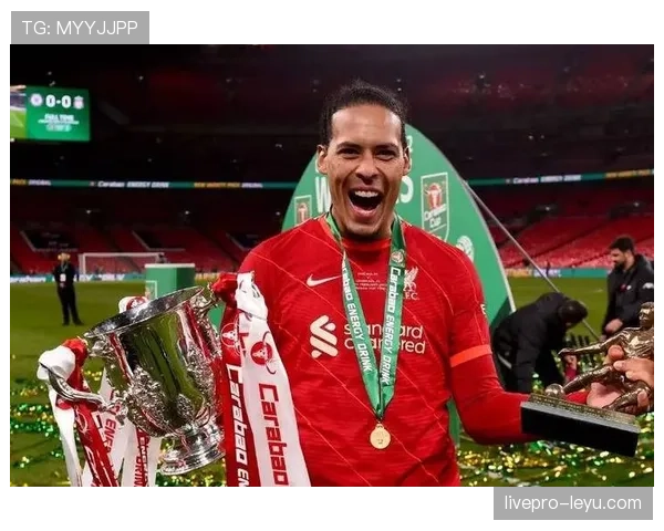 拉莫斯与范戴克:不同时代顶级中卫对比分析 拉莫斯与范戴克:不同时代顶级中卫对比分析