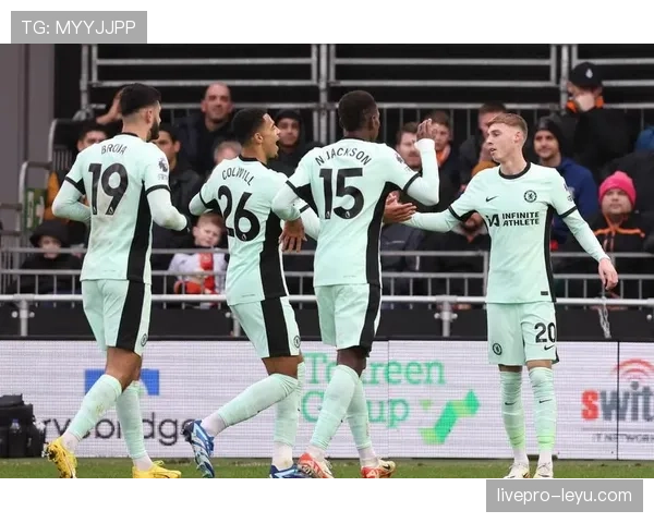 杜埃 vs 帕尔默:新生代核心的战术角色与进攻参与度对比 杜埃 vs 帕尔默:新生代核心的战术角色与进攻参与度对比